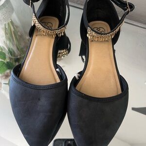 Daisy Fuentes Black Flats with Gold Accents
